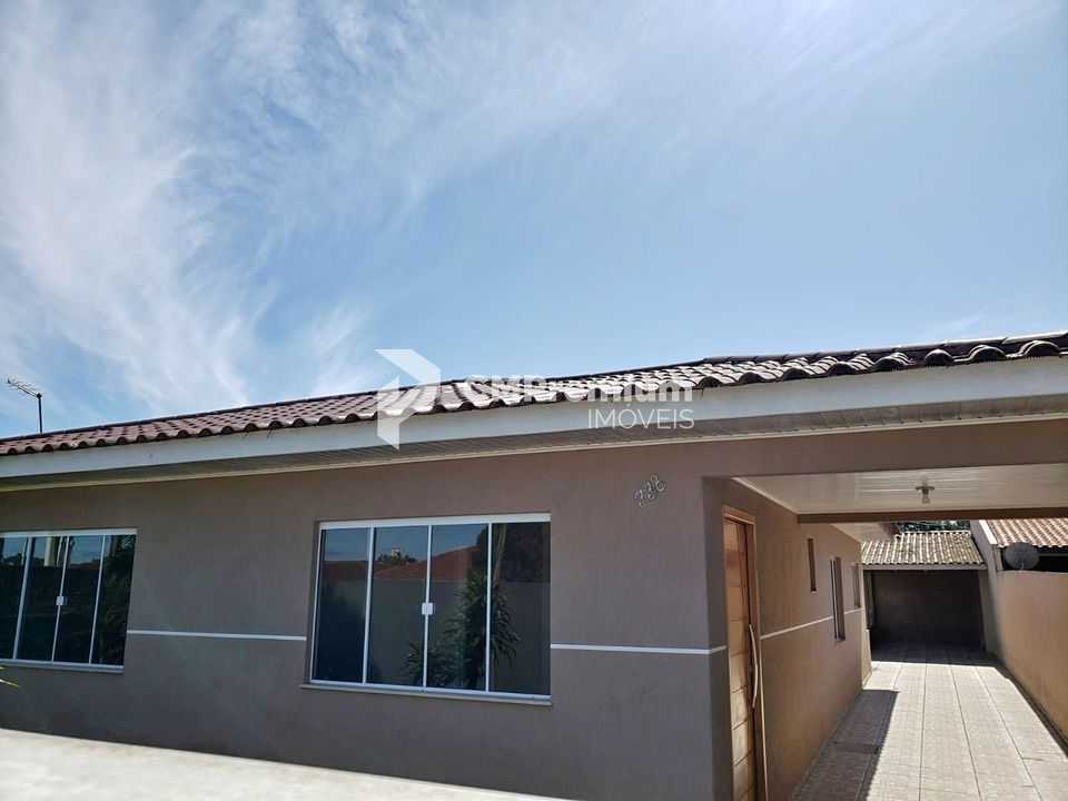 Casa térrea à venda na Lapa-PR  3 quartos, suíte, área gourmet...