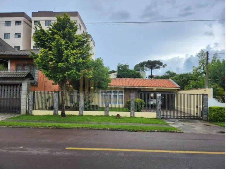 Linda Casa de 300m  com Edícula e Salão de Festas  Excelente L...