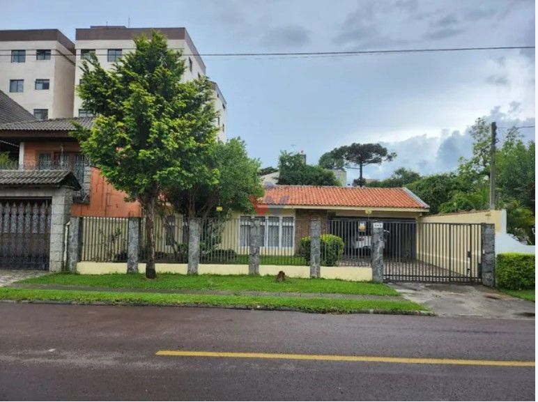 Linda Casa de 300m  com Edícula e Salão de Festas  Excelente L...