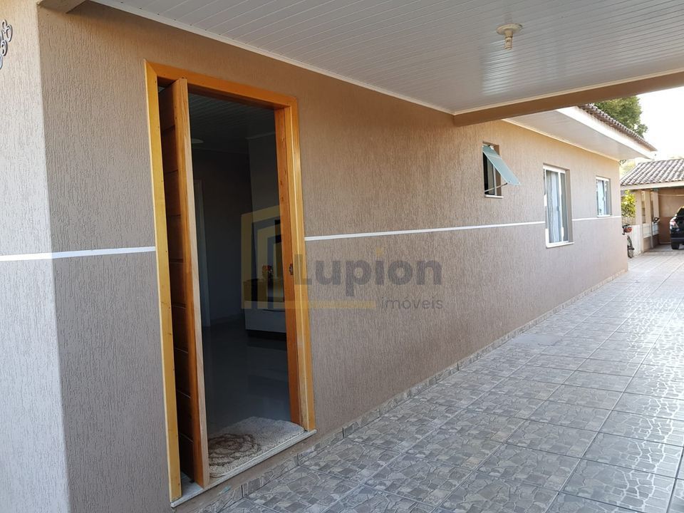 Casa térrea à venda na Lapa-PR  3 quartos, suíte, área gourmet...