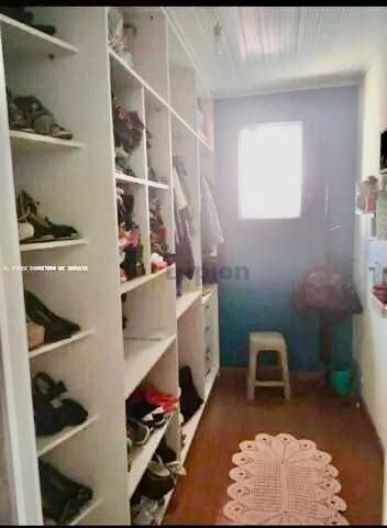 Espetacular Casa à Venda em Curitiba  4 Dormitórios, 2 Suítes,...