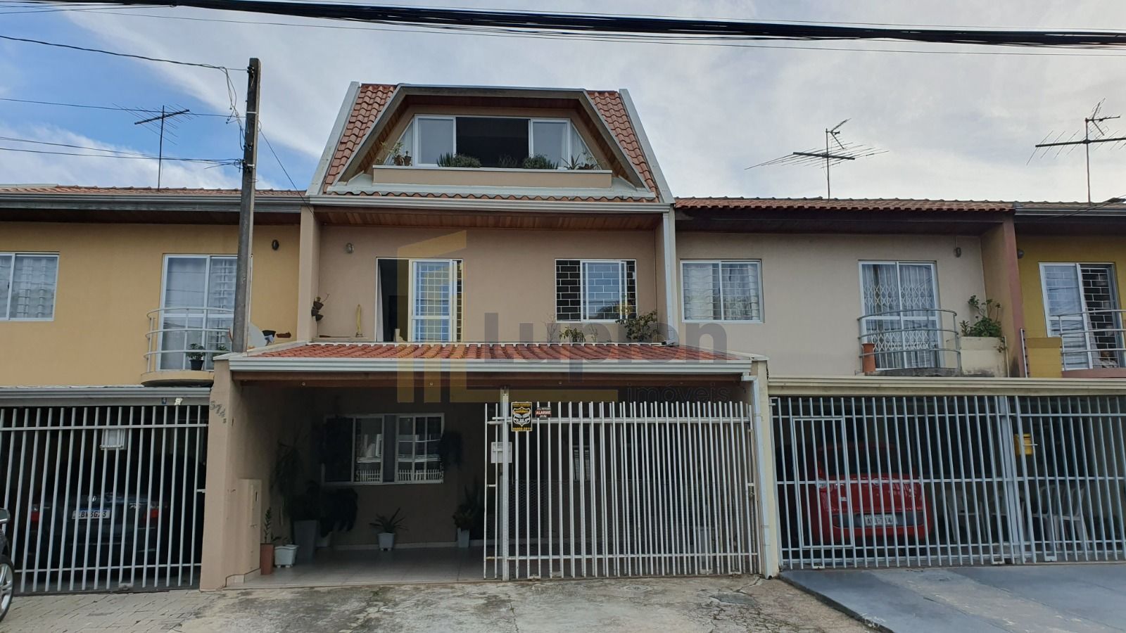 Espetacular Sobrado Tríplex à Venda em Condomínio Exclusivo  A...