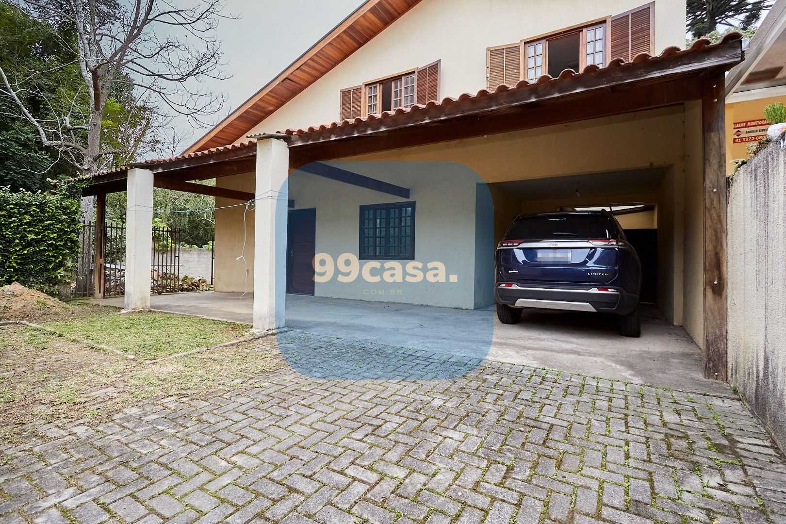 Casa ampla com suíte, edícula e varanda à venda na região do A...