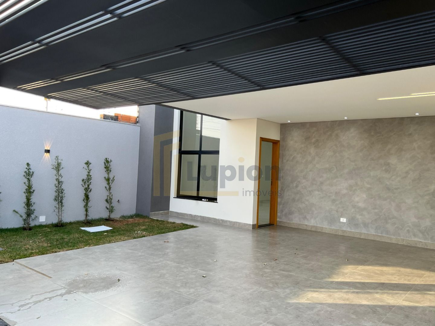 Casa de Alto Padrão no Jardim Oriental em Maringá  3 Dormitóri...