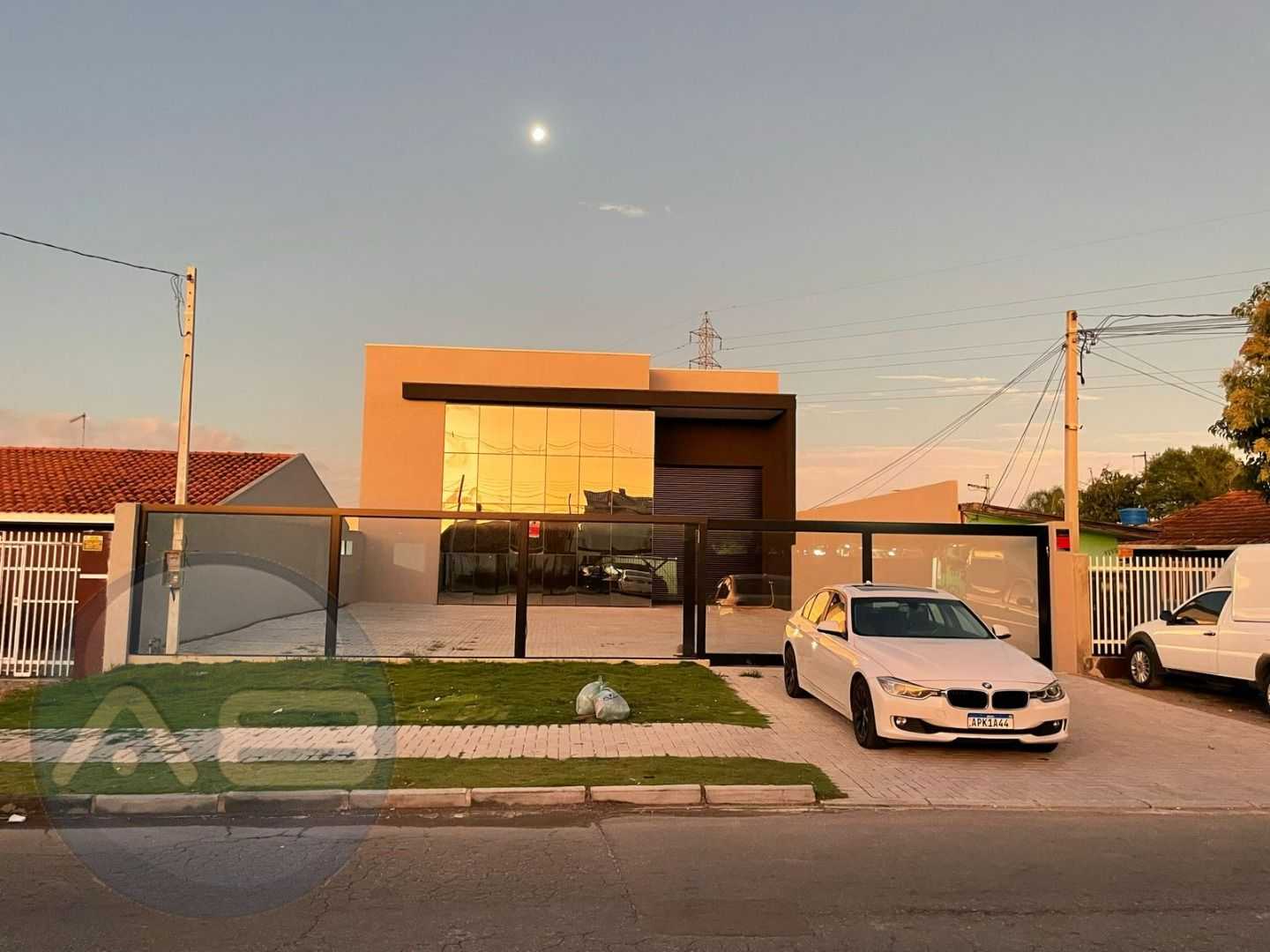 Galpão à Venda no Boqueirão  670m  com Mezanino, Escritórios e...
