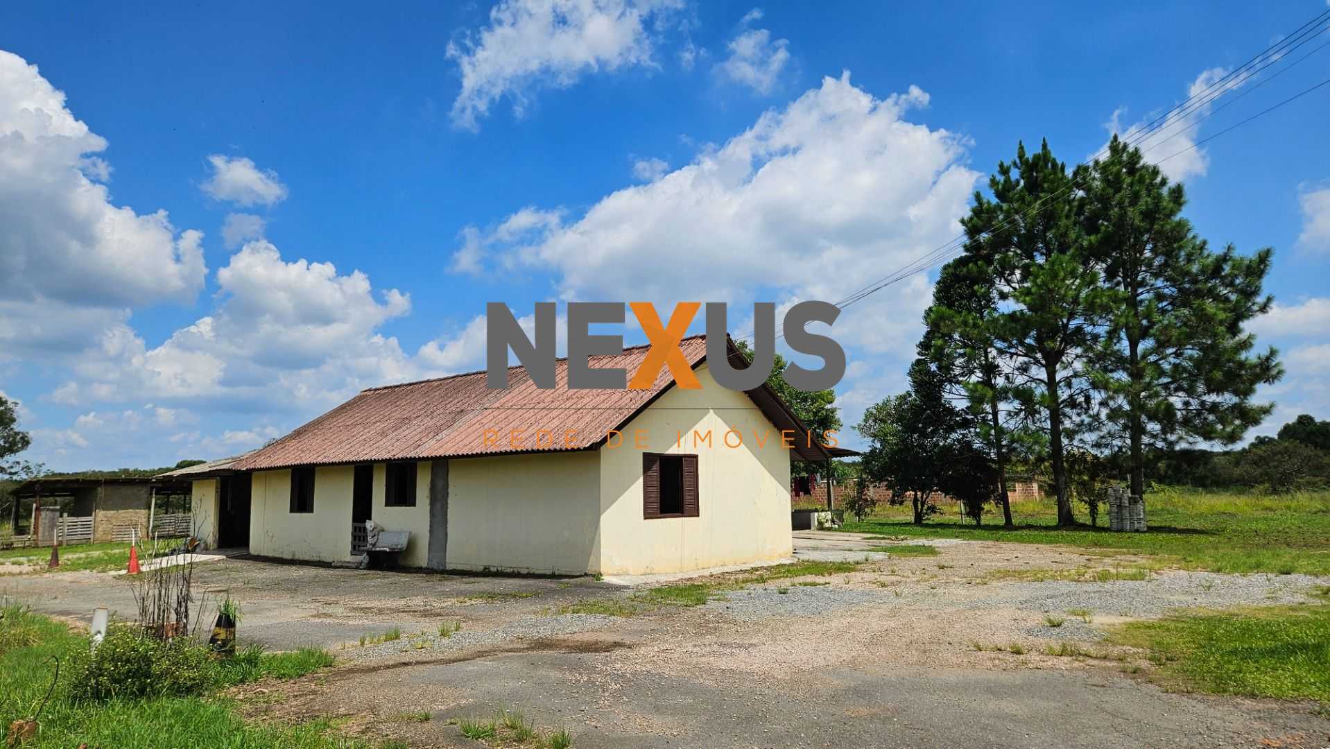 Área rural e urbana a 3 km do centro de Araucária com casa de ...