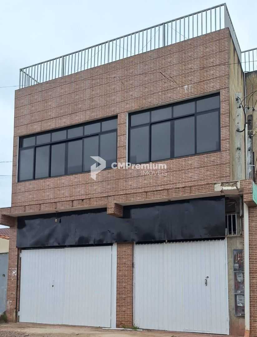 Oportunidade Única  Residência Comercial Espaçosa no Bairro Sa...