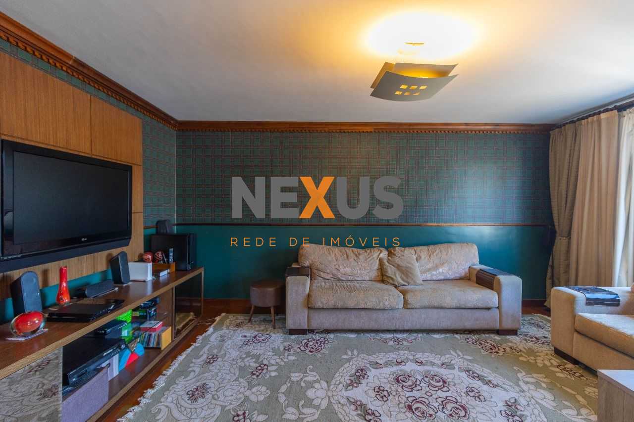 Apartamento Alto Padrão no Água Verde, 415m² Privativos, 3 VAG...