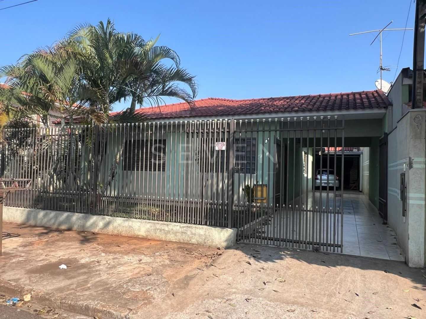 Casa Espaçosa com Edícula Versátil à Venda no Parque Residenci...