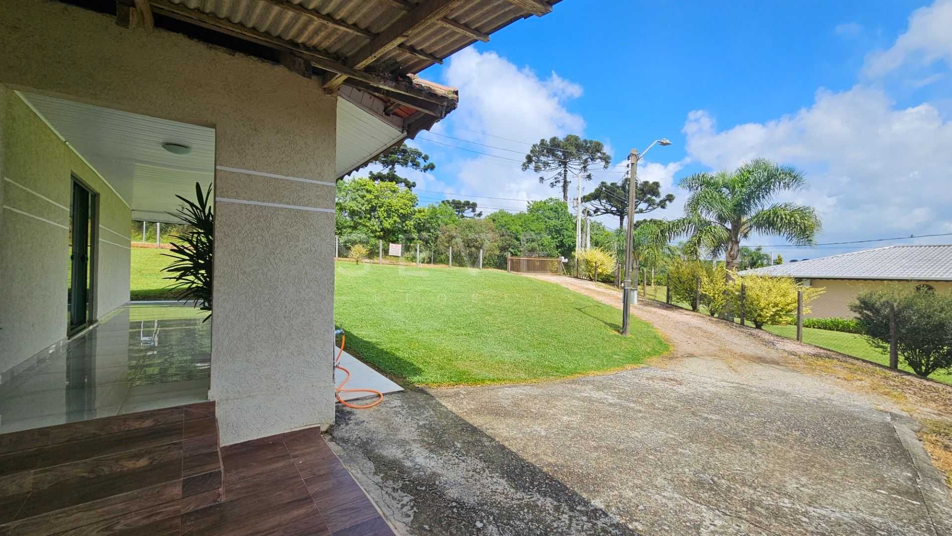 Viva no campo a 7km do centro  Chácara com casa, riacho e tanq...