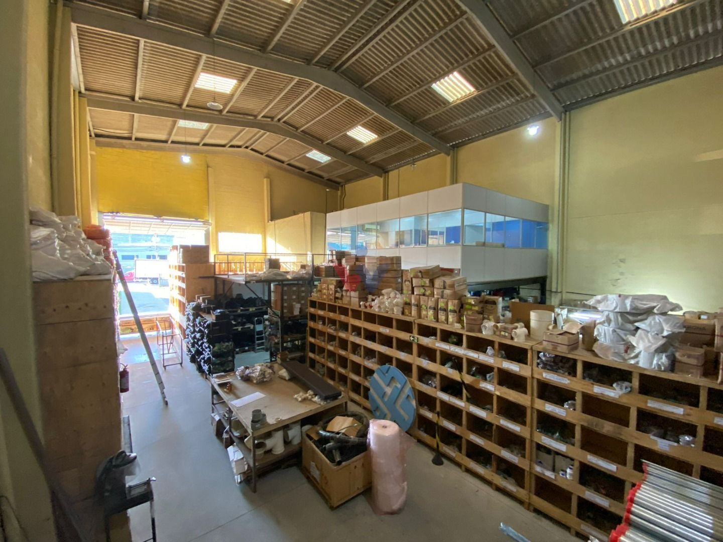 Barracão no Boqueirão com Locatário Ativo  Renda Garantida e I...