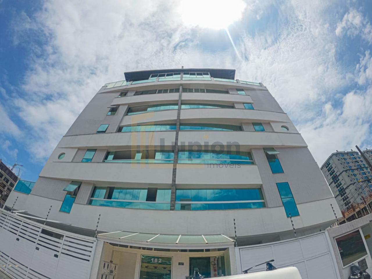 Apartamento com Suíte e Espaço Gourmet no Residencial Zeus  Po...