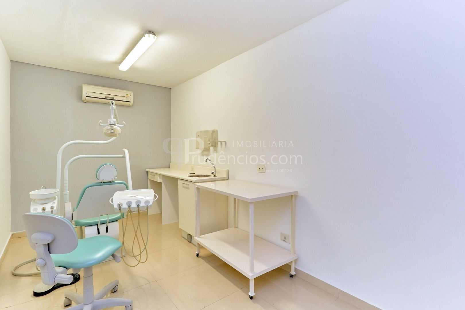 Prédio Comercial de Prestígio no Coração de Curitiba  850 m 