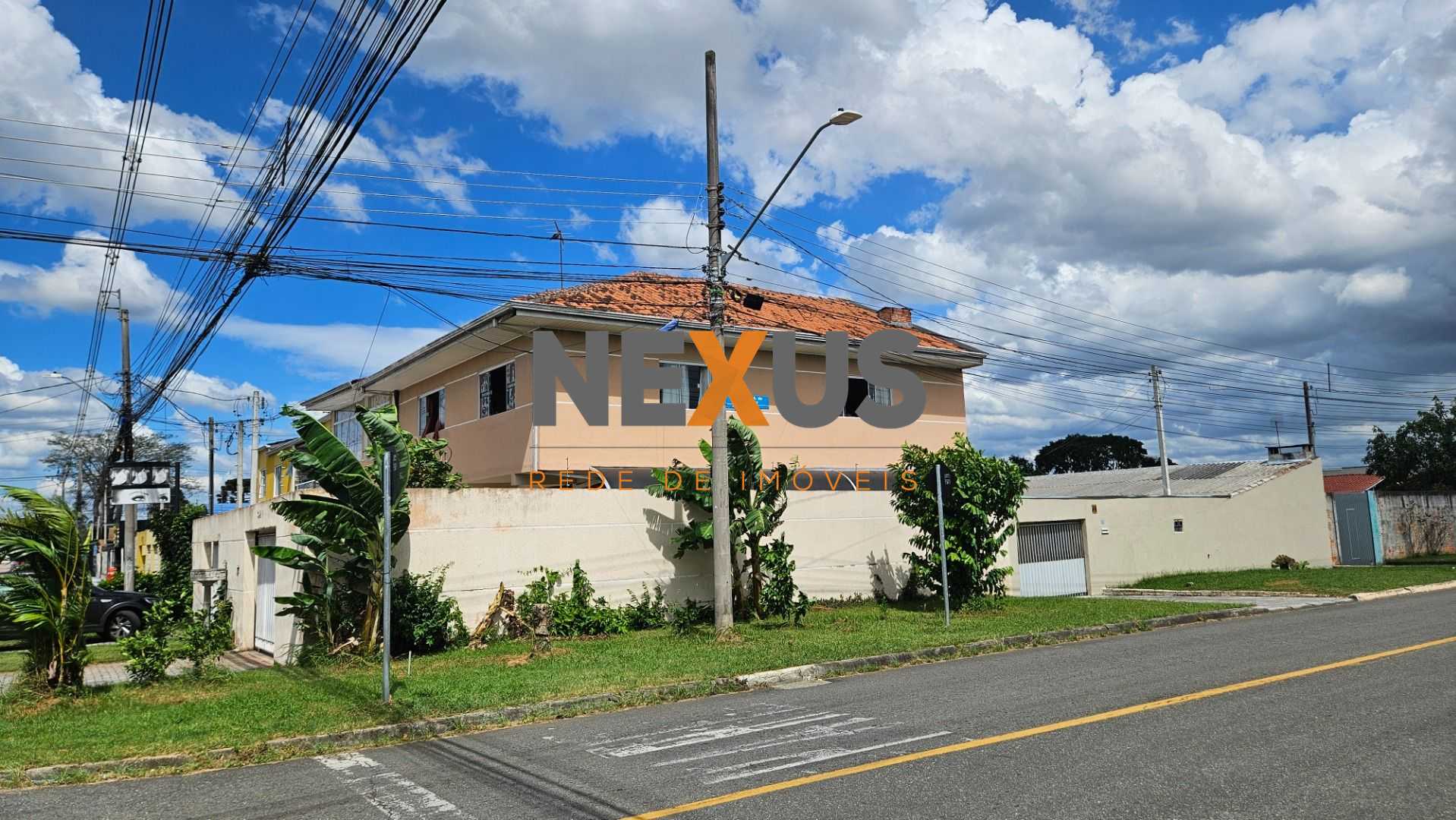 Sobrado 340m   residência, sala comercial e 3 quitinetes indep...