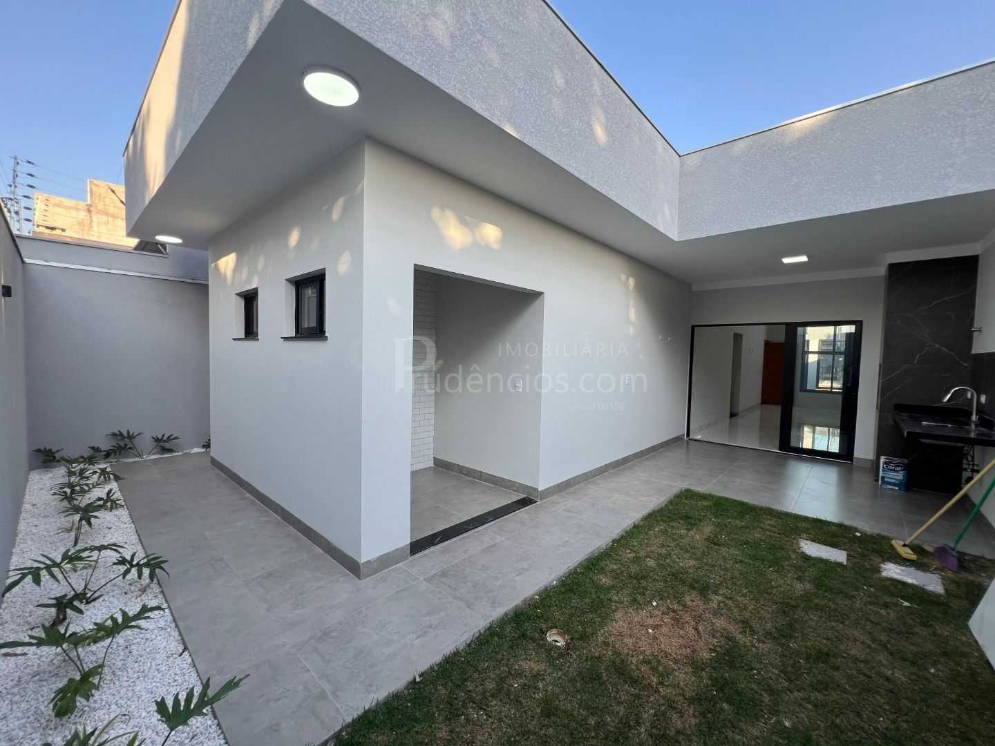 Casa de Alto Padrão no Jardim Oriental em Maringá  3 Dormitóri...