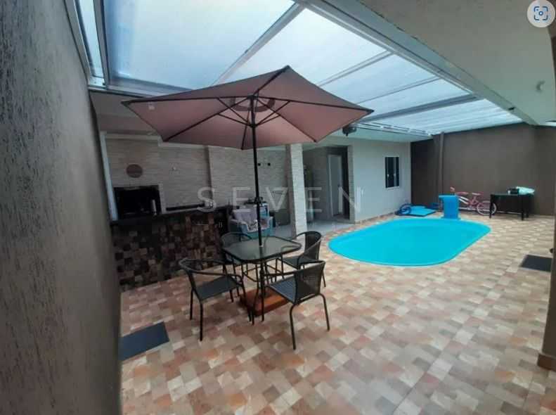 Casa Espetacular com Piscina à Venda no Pinheirinho  Conforto ...