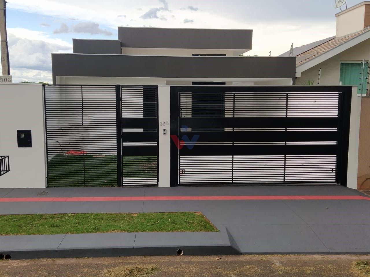 Casa de Alto Padrão com Pé Direito Duplo e Suíte no Jardim Alv...