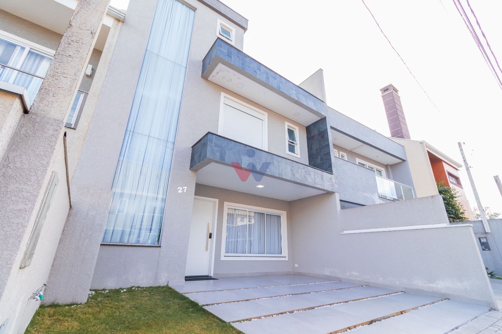 Sobrado Triplex Novo no Campo Comprido CIC com Terraço, Churra...