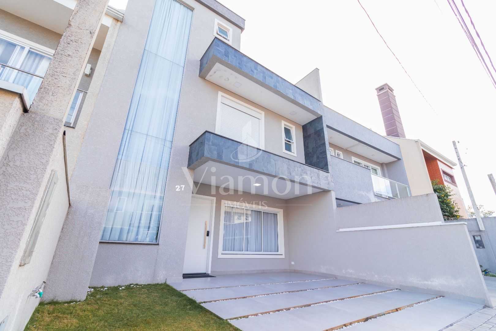 Sobrado Triplex Novo no Campo Comprido CIC com Terraço, Churra...