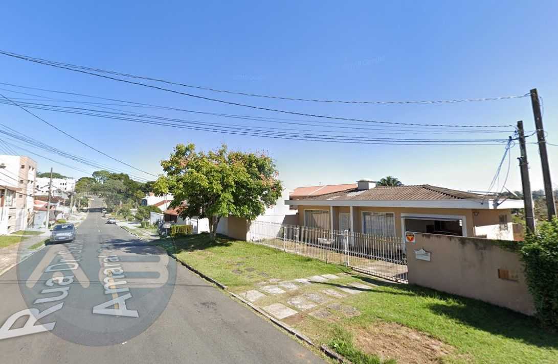 Terreno ZR4 no Tingui com Casa Aver­bada de 250m   Ideal para ...