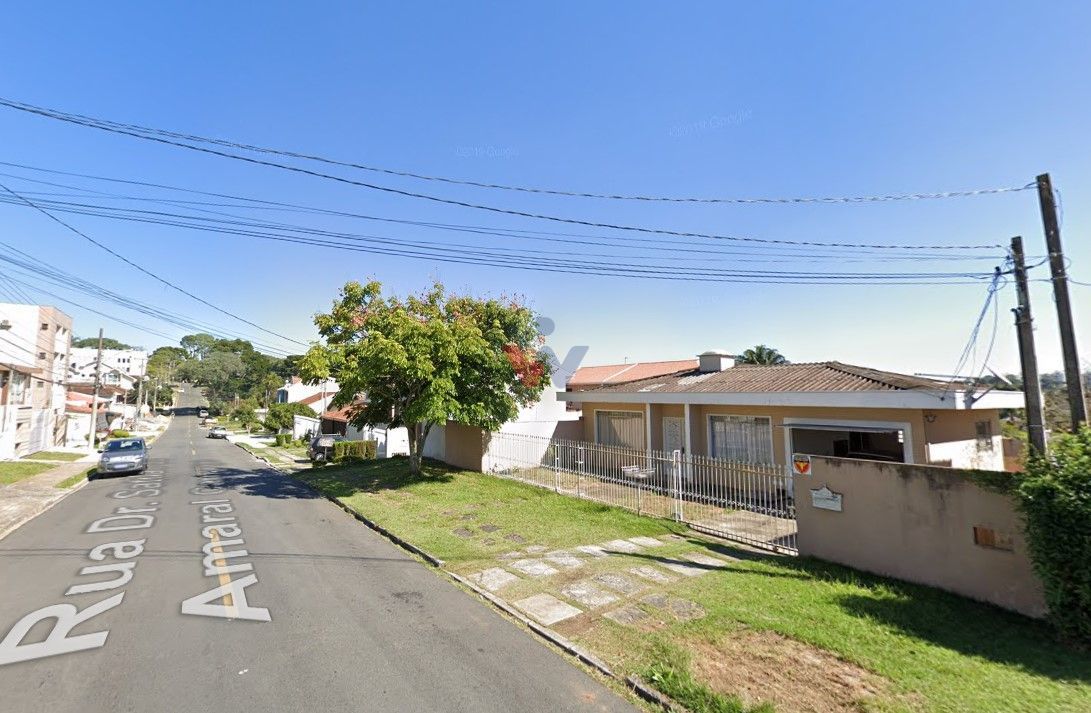 Terreno ZR4 no Tingui com Casa Aver­bada de 250m   Ideal para ...