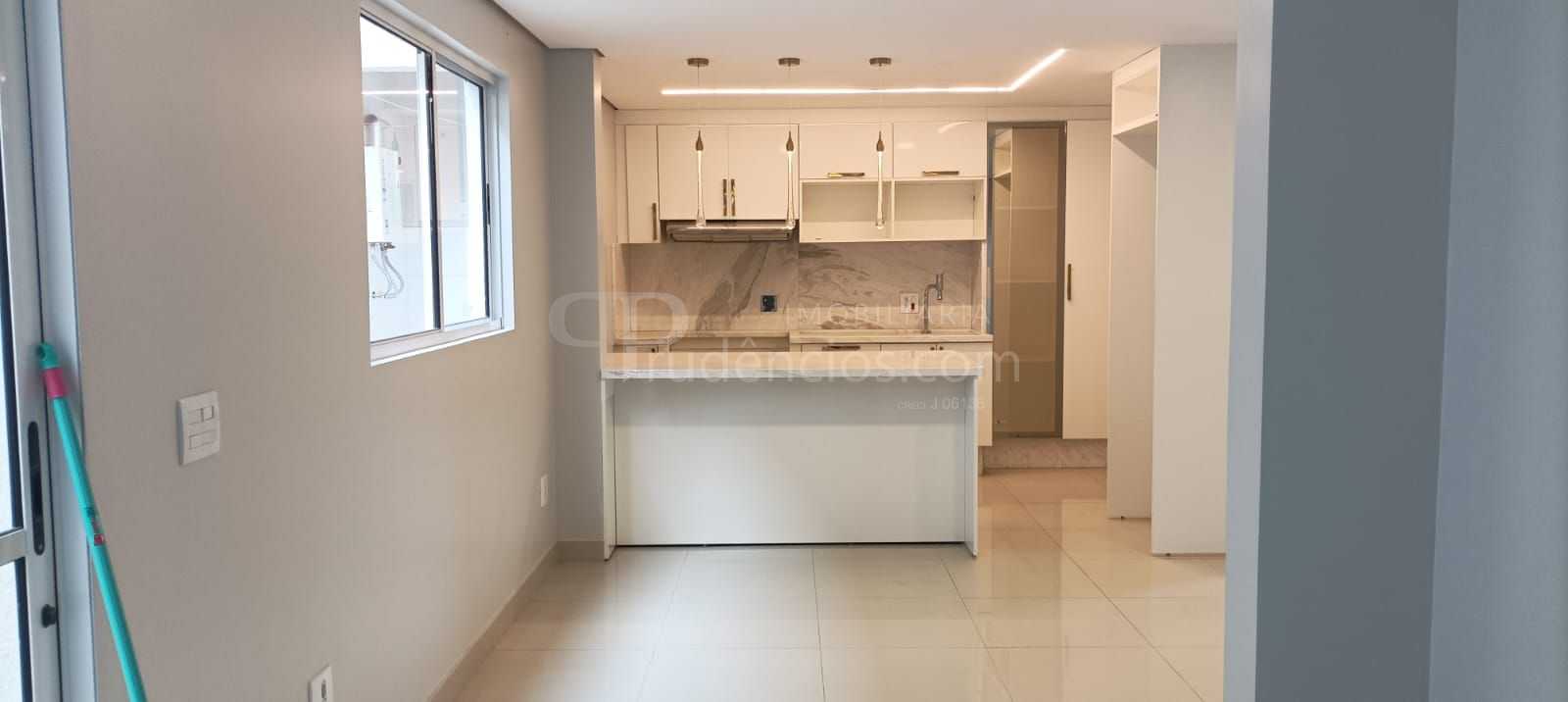 Sobrado 3 Quartos com Suíte e 5 Vagas no Bairro Abranches  Cur...