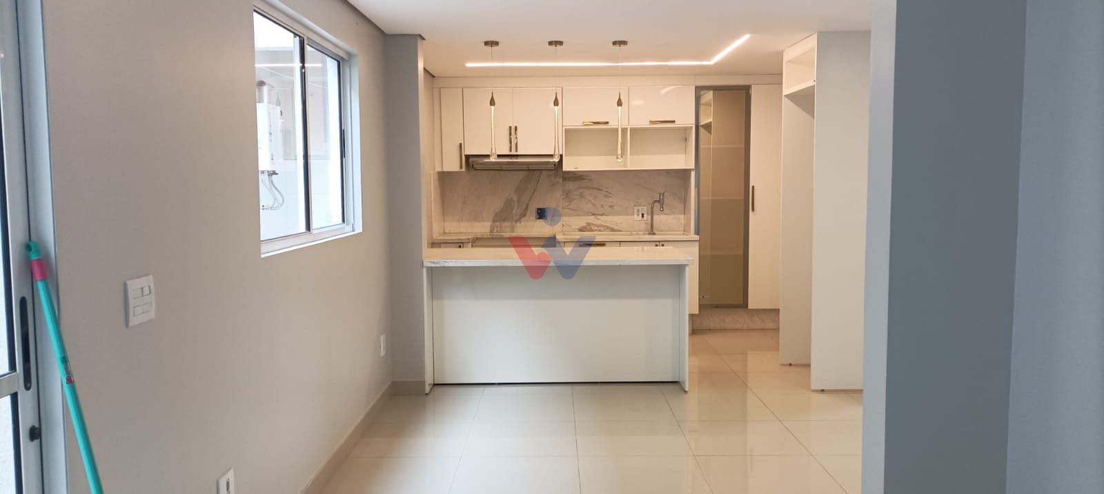 Sobrado 3 Quartos com Suíte e 5 Vagas no Bairro Abranches  Cur...