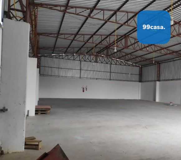 Terreno com Galpões em Colombo  Renda de R  23 mil mês, Invest...