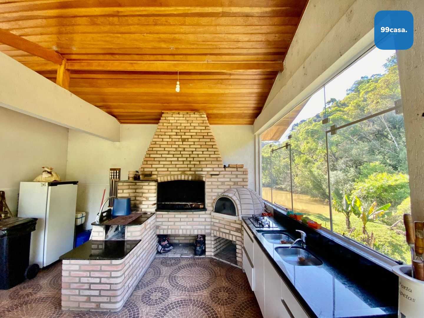 Chácara de 44.000 m² Próxima a Curitiba, Casa Sede, Área Gourm...
