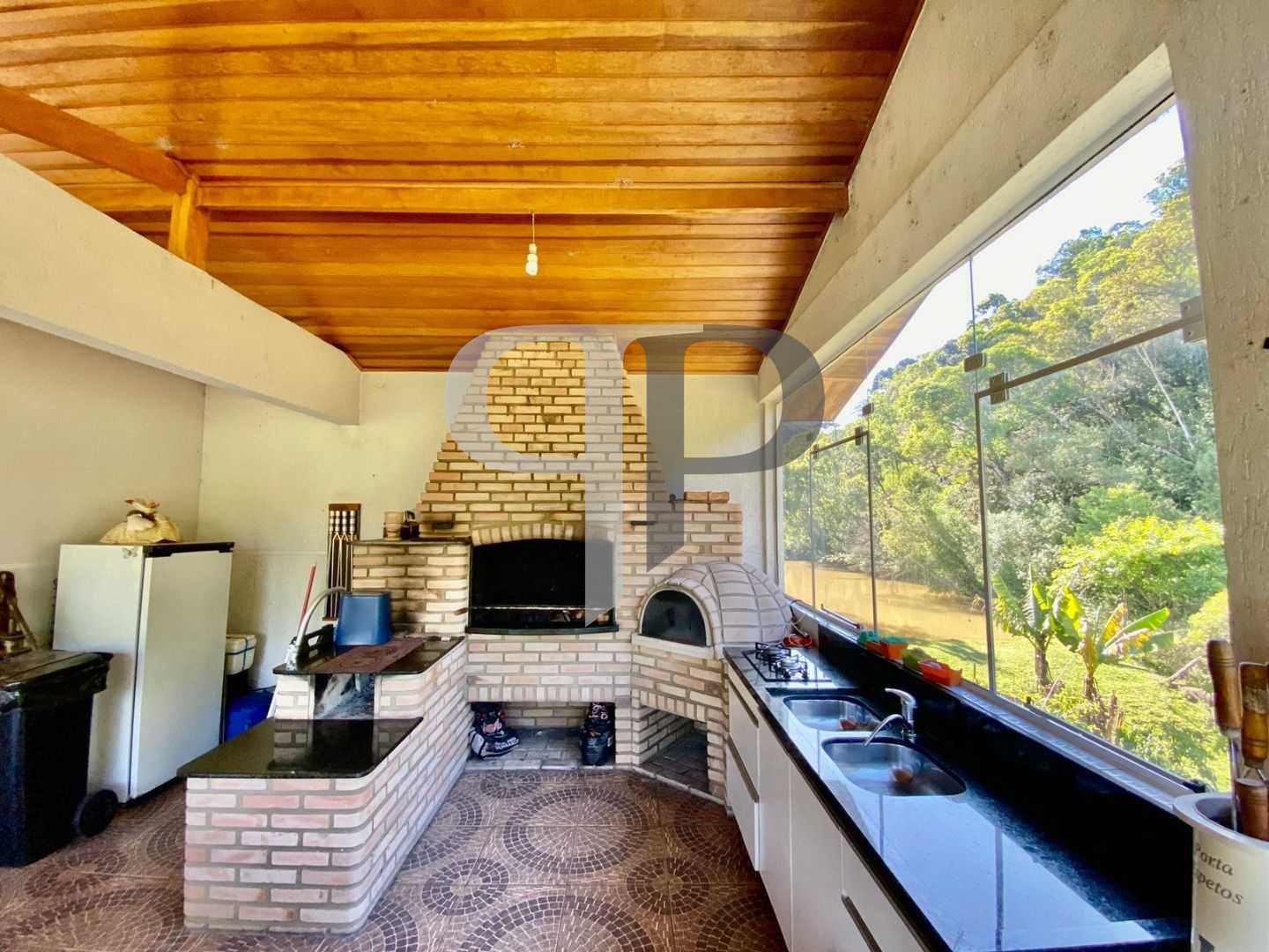 Chácara de 44.000 m² Próxima a Curitiba, Casa Sede, Área Gourm...