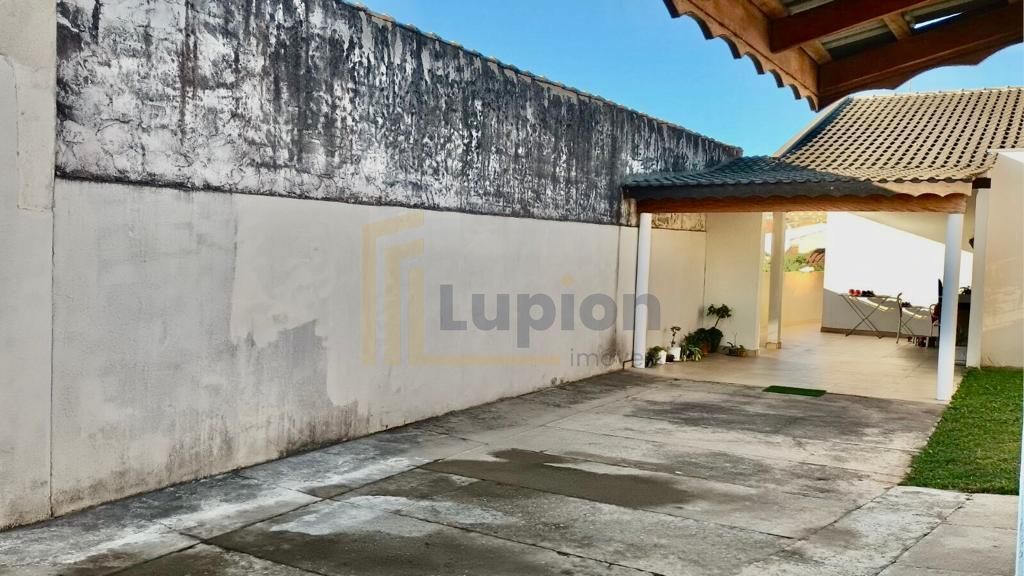 Casa em Condomínio com Espaço Privativo  2 Dormitórios em Arau...