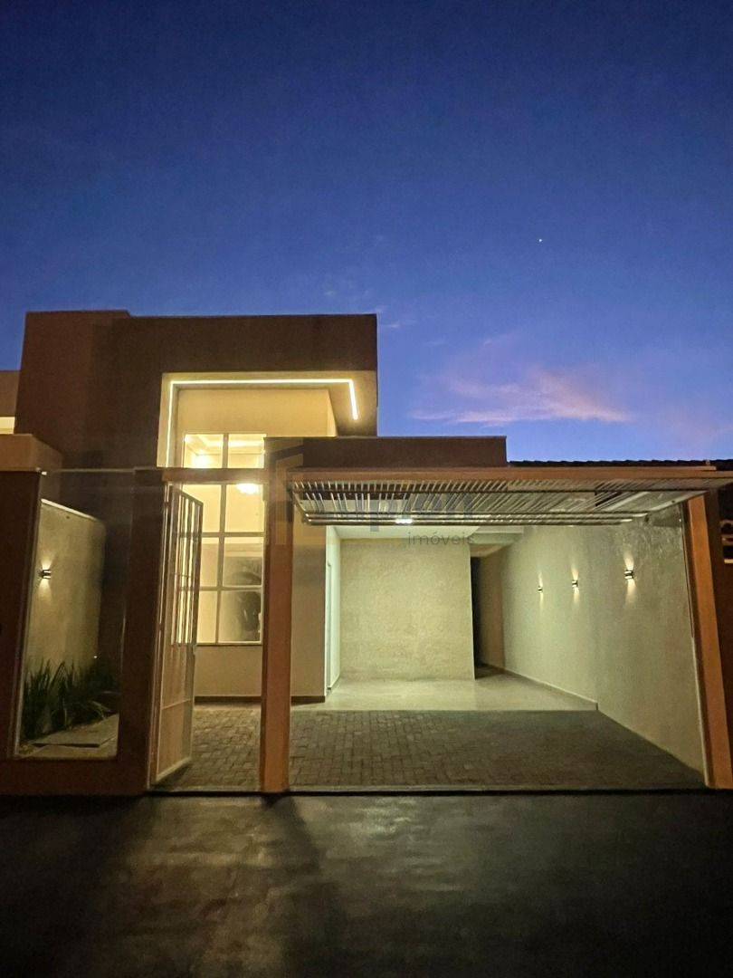 Casa Moderna com 3 Dormitórios e Área Gourmet no Jardim Ecoval...