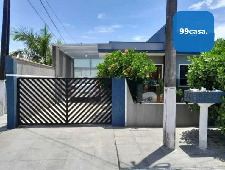 Casa à Venda a 500m do Mar com 2 Quartos, Churrasqueira e Garagem