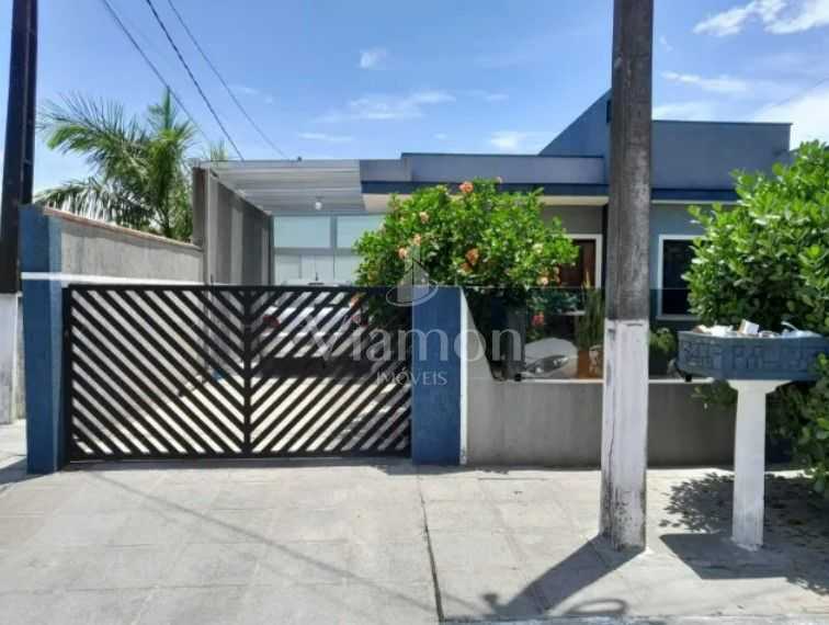 Casa à Venda a 500m do Mar com 2 Quartos, Churrasqueira e Garagem