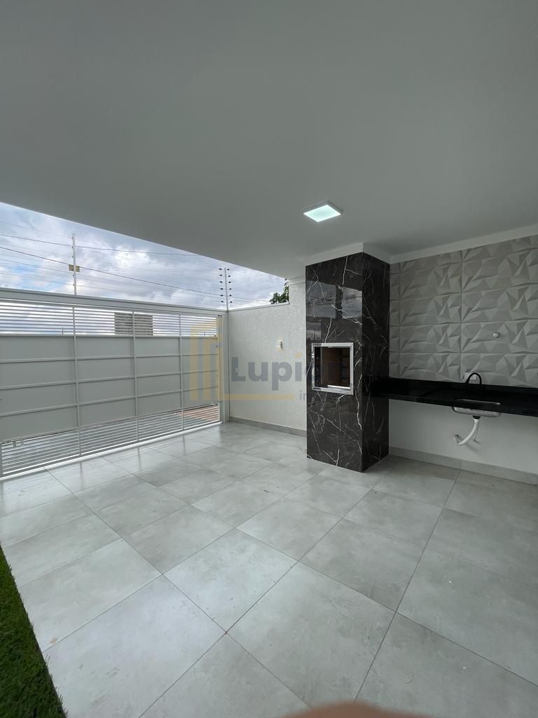 Casa Moderna com 3 Quartos, Suíte e Pé Direito Duplo no Jardim...