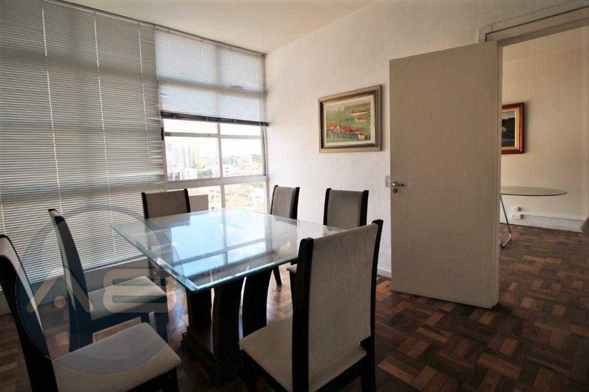 Conjunto Comercial Mobiliado no Centro de Curitiba  Frente Rua...