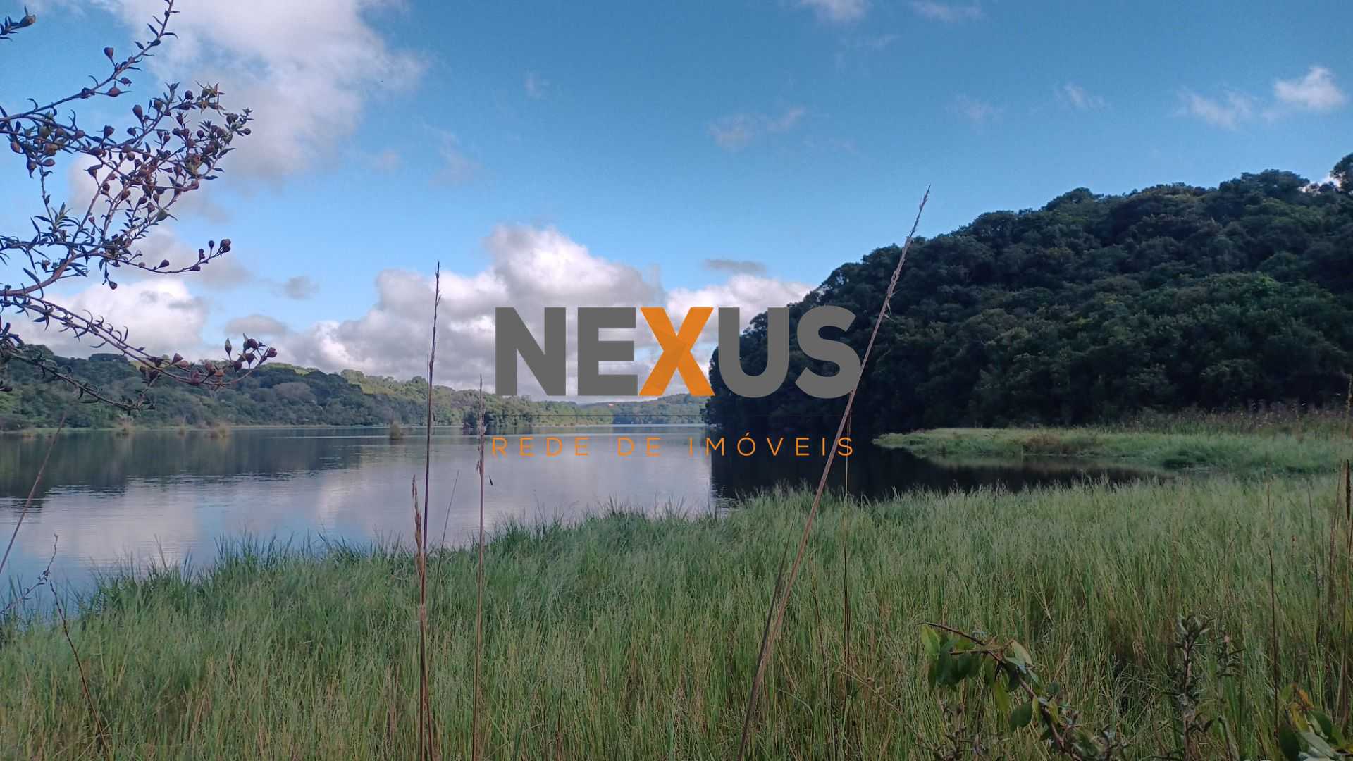 Chácara em Araucária com nascente, represa e natureza exuberan...