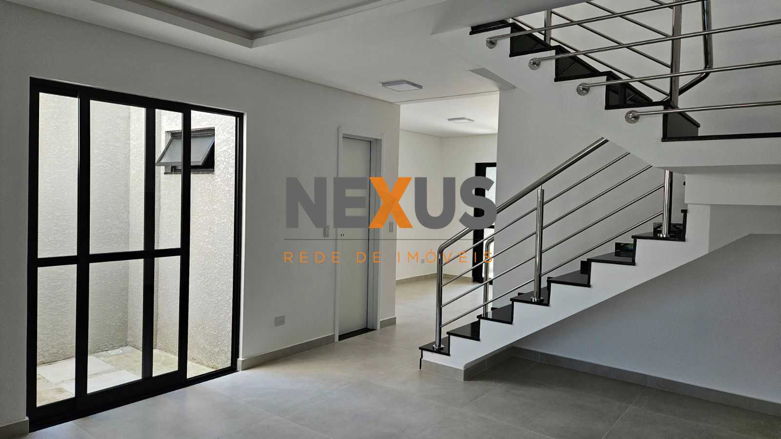 Sobrado 03 quartos, sendo 1 Suíte com hidromassagem, Fazenda V...