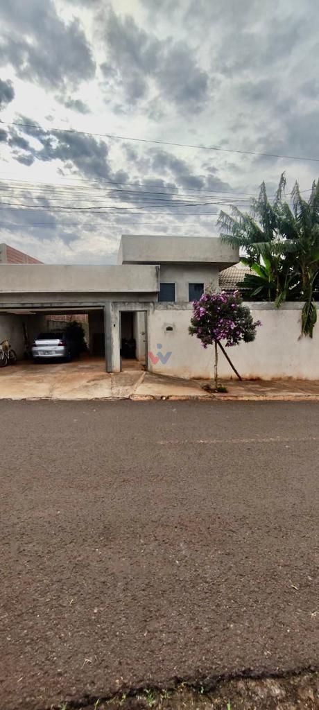 Casa espaçosa com 3 quartos, área gourmet e quintal amplo