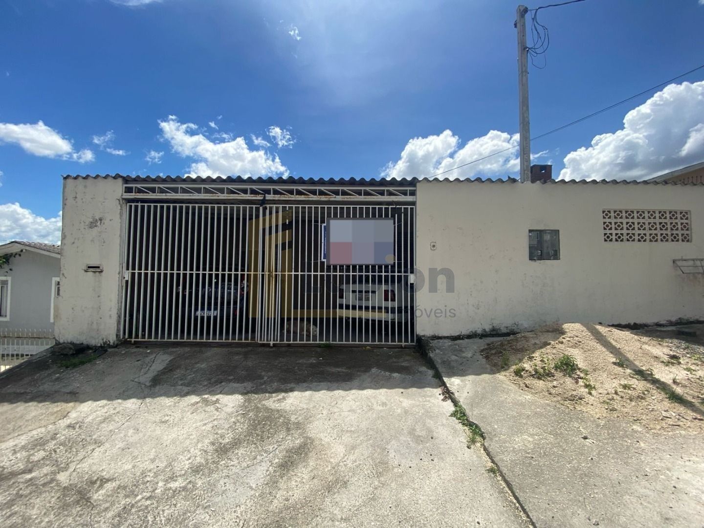 Oportunidade Única no Capão Raso  Terreno com Casa e 4 Quitine...