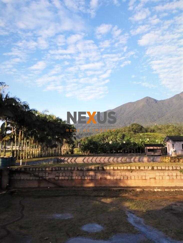 Terreno 9.353 m  em Garuva SC com acesso à BR-101  Ideal para ...