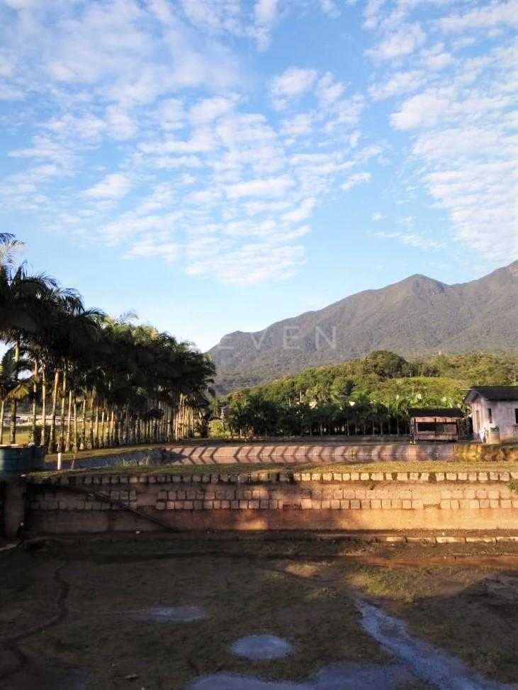 Terreno 9.353 m  em Garuva SC com acesso à BR-101  Ideal para ...