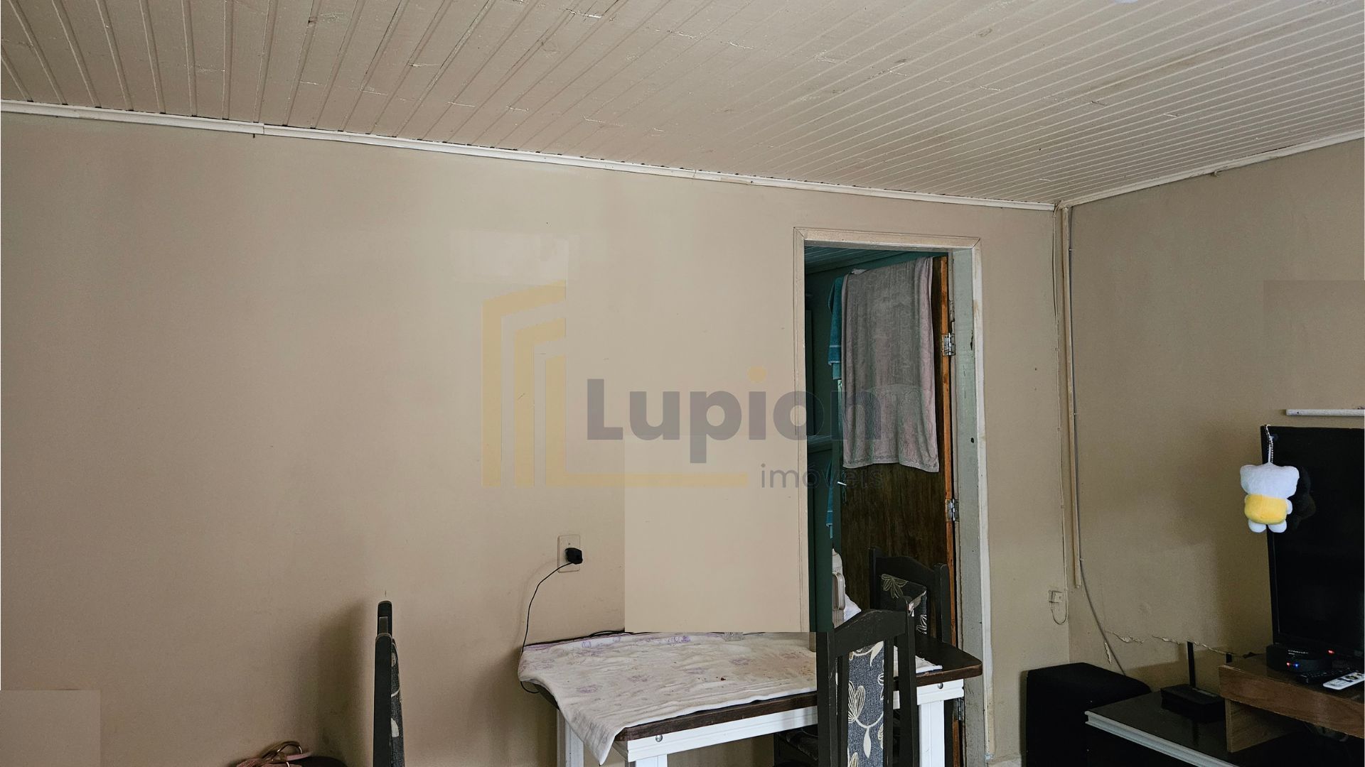 Duas casas em alvenaria em Araucária  360m  para morar e inves...