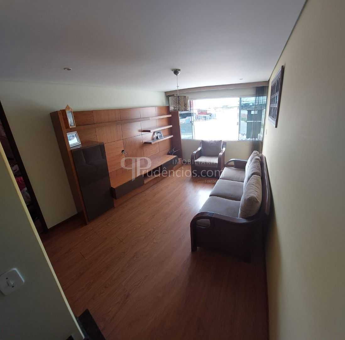 Sobrado com 3 quartos, suíte e espaço gourmet no Capão Raso   ...