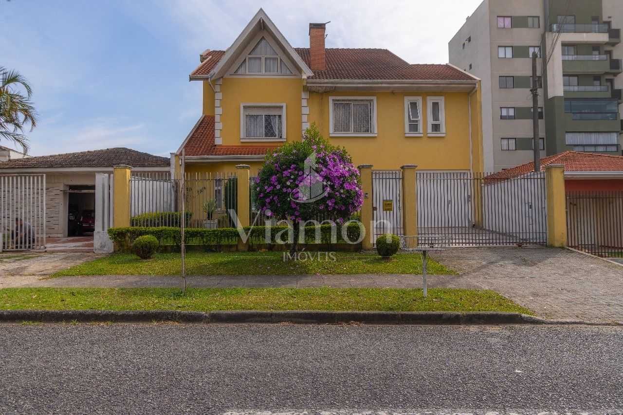 Sobrado Triplex à Venda no Vila Izabel, Curitiba, Espaço e Con...