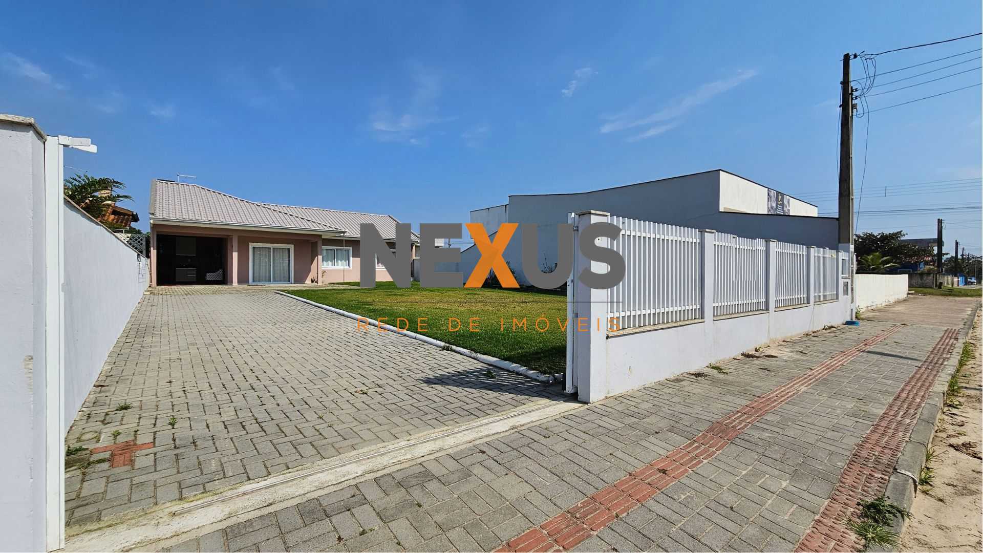 Ótima Casa na Praia do Ervino  4 Quartos, Piscina e Churrasque...