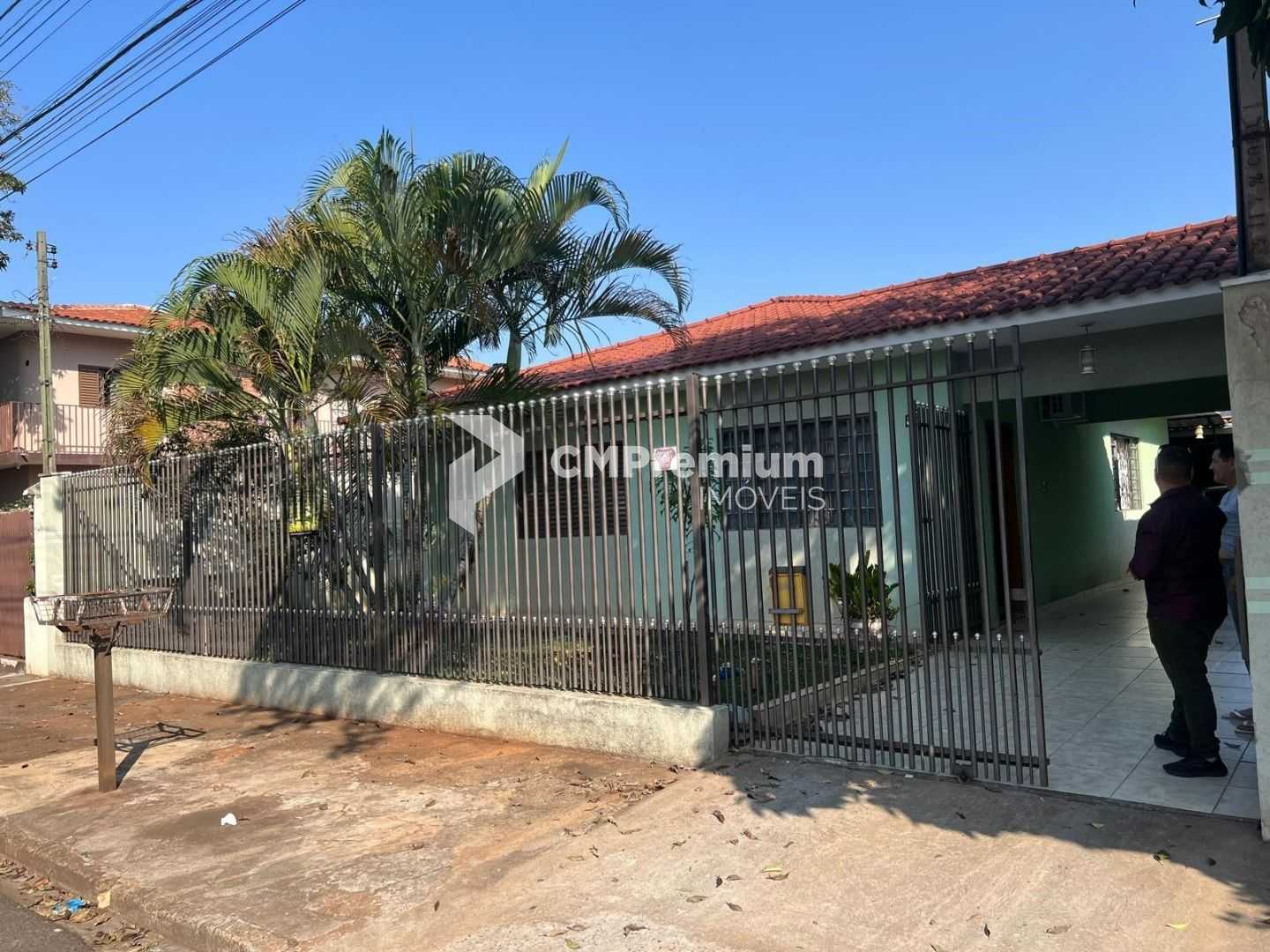 Casa Espaçosa com Edícula Versátil à Venda no Parque Residenci...