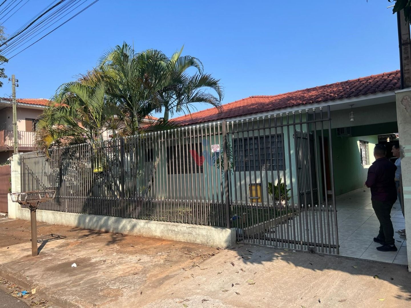 Casa Espaçosa com Edícula Versátil à Venda no Parque Residenci...