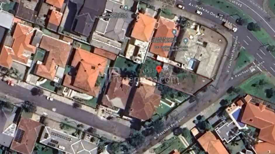 Terreno 480m  à venda no Jardim Botânico  Plano, acima do níve...