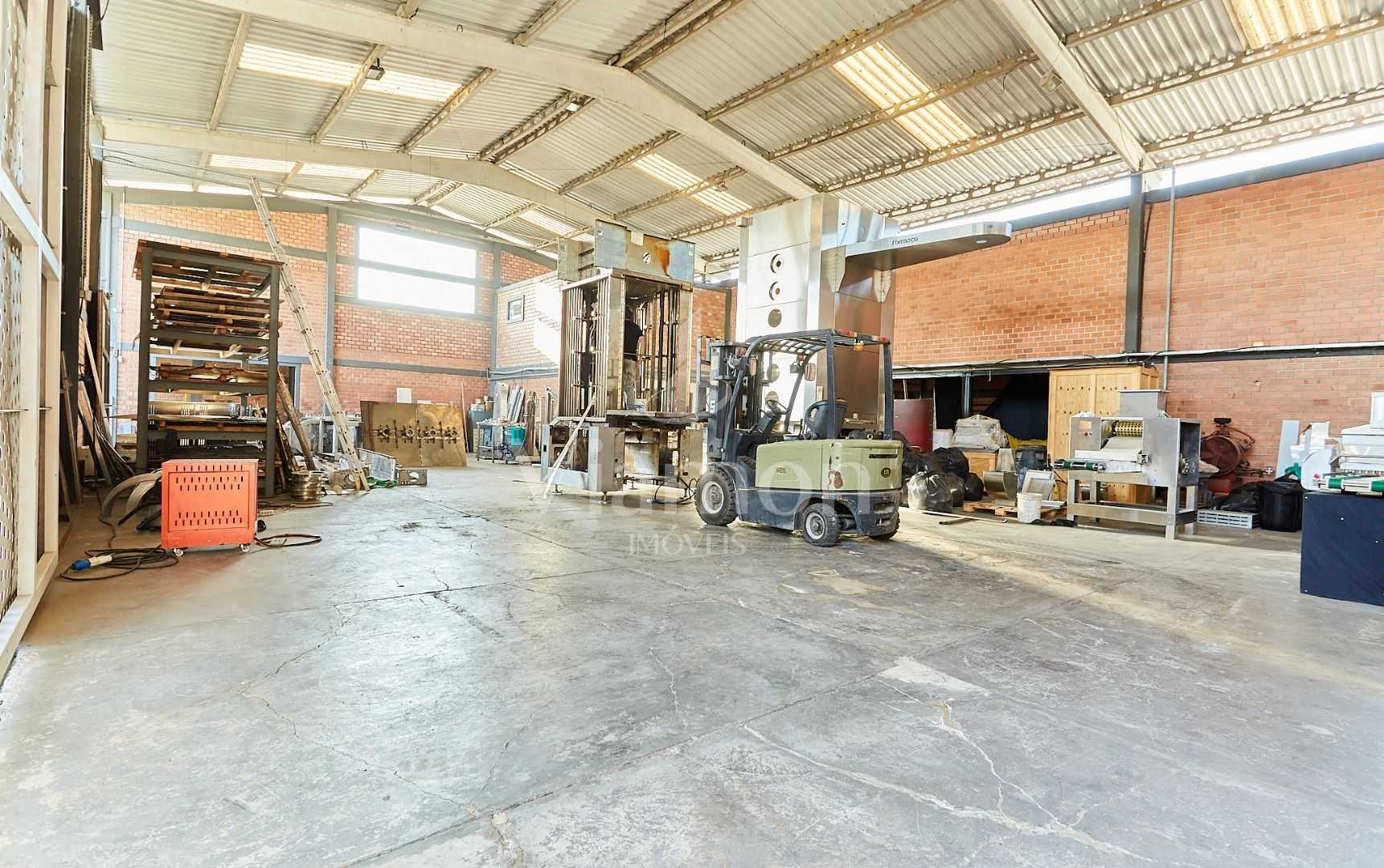 Barracão 500m  em Terreno de Esquina | Localização Estratégica...